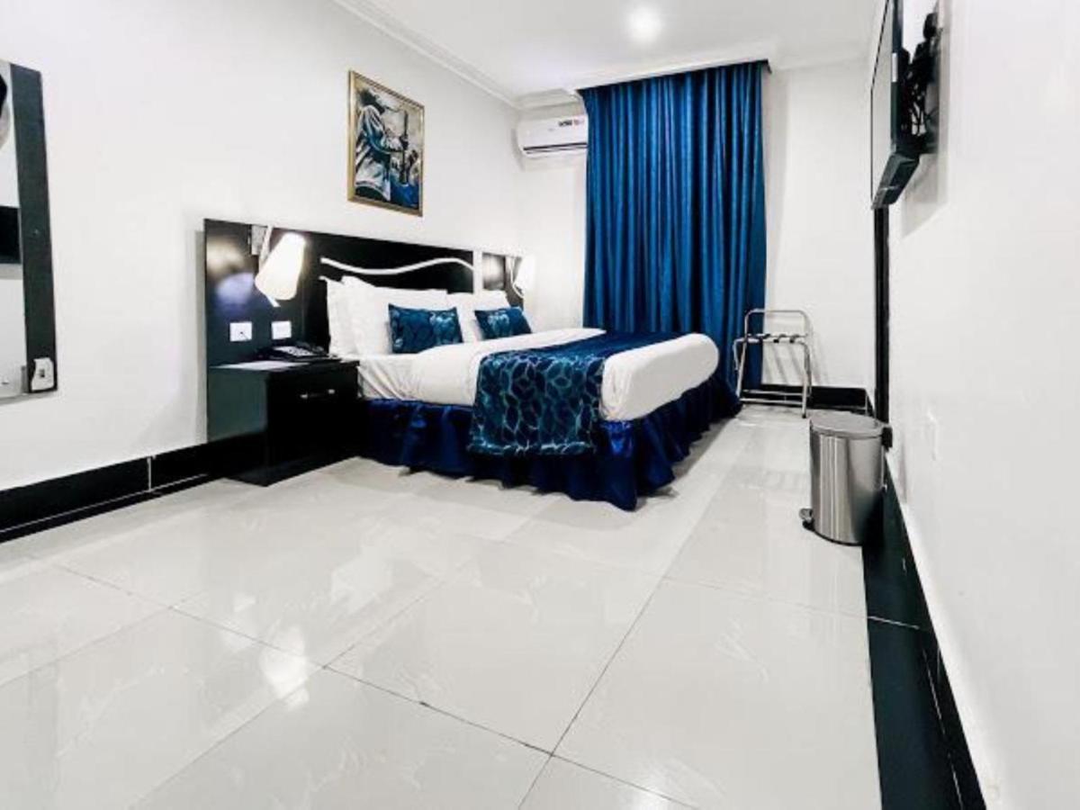 Pasadena Suites Lekki Buitenkant foto