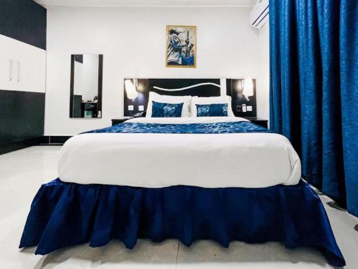 Pasadena Suites Lekki Buitenkant foto